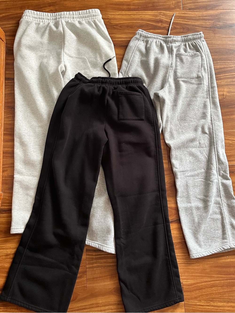 Bundle of Sweatpants - Picture 5 of 12